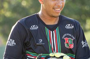 Jovem Goleiro "Enzo Giovani" vem se destacando a frente do Feirense FC no Campeonato Sub-20 Baiano... (Foto: Feirense FC)