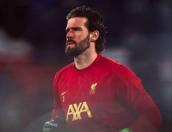 Alisson fora do Liverpool até o fim da temporada
