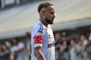 Apesar de parecer cansado, Neymar serviu Gabriel Barbosa para abrir o placar da partida (Foto: JOTA ERRE/AGIF - AGENCIA DE FOTOGRAFIA/ESTADAO CONTEUDO)