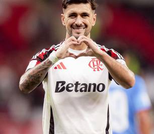 Arrascaeta perto de recorde histórico no Flamengo