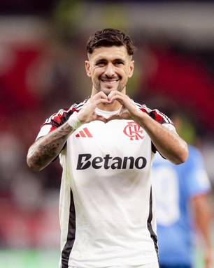 Arrascaeta perto de recorde histórico no Flamengo