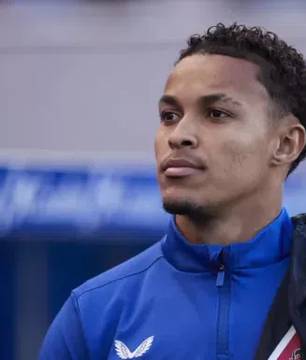 Almería ironiza cobrança do Flamengo por dívida de Lázaro