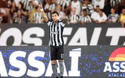 Botafogo vence Chapecoense e avança na Copa do Brasil