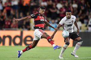 Bruno Henrique em acao | Flamengo x Vitoria (Foto: Thiago Ribeiro/AGIF)