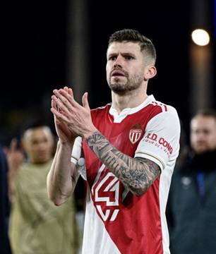 Flamengo mira Caio Henrique, ex-Fluminense, para reforçar a lateral