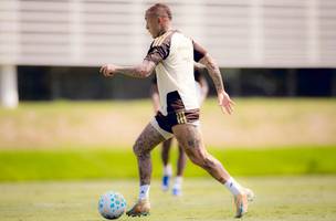 Cebolinha em acao durante treino do Flamengo, no Ninho do Urubu (Foto: Adriano Fontes / Flamengo)