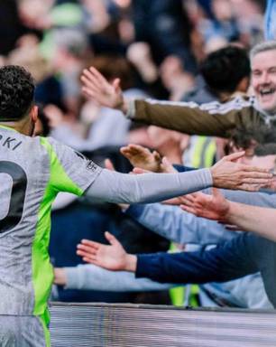 City atropela o Chelsea e encosta no Arsenal na briga pela liderança