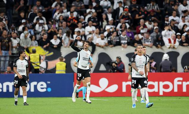 Corinthians vence Santa Fe e mantém invencibilidade na Libertadores
