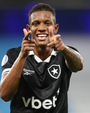 Disputa de três clubes pode levar Danilo a deixar o Botafogo