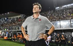 Fernando Diniz surge como principal alvo do Corinthians