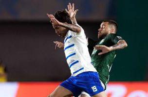 Disputa de bola em Goias x Cruzeiro (Foto: Mateus Dutra/Cruzeiro)