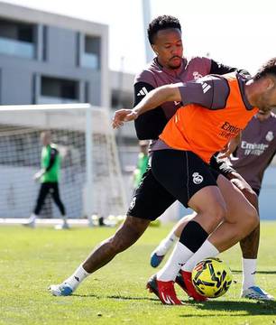 Éder Militão retorna ao Real Madrid após lesão