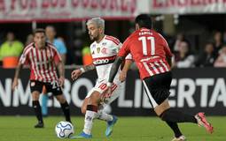 Flamengo tenta se reorganizar após perda de Arrascaeta e avalia opções