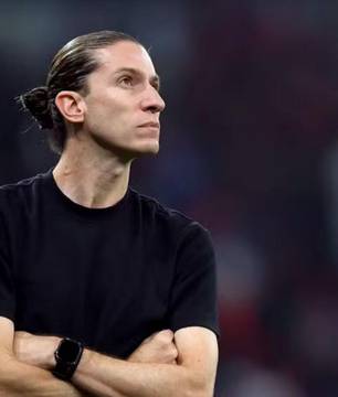 Chelsea considera Filipe Luís para técnico do clube