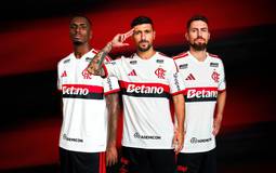 Flamengo revela "Manto 1 Branco" para 2026