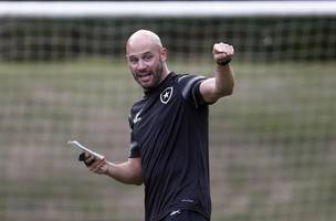 Franclim Carvalho em acao durante treino do Botafogo, a epoca comandado por Artur Jorge (Foto: Vitor Silva / Botafogo)