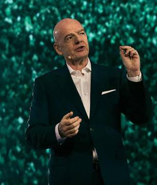 Fifa estuda regra que obriga clubes a escalar jogador da base