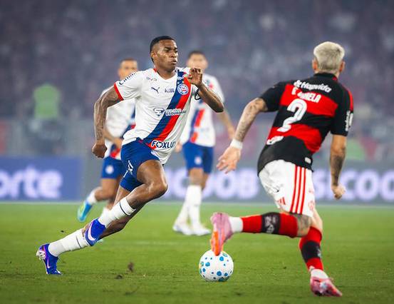Flamengo vence Bahia com gols de Arrascaeta e Paquetá