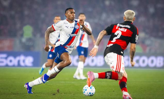 Flamengo vence Bahia com gols de Arrascaeta e Paquetá
