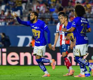 Juninho brilha no Pumas com gol e celebra grande fase