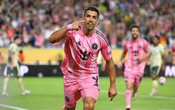 Suárez considera retorno ao Uruguai para Copa de 2026