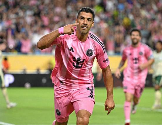 Suárez considera retorno ao Uruguai para Copa de 2026