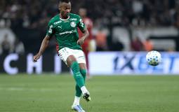 Marlon Freitas recebe amarelo em clássico e desfalca o Palmeiras