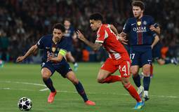 Marquinhos celebra vitória do PSG em jogo eletrizante