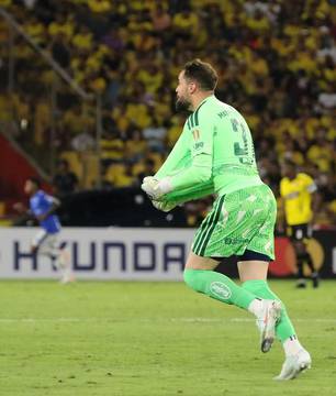 Matheus Cunha se pronuncia após incidente com Walace