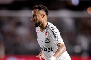 Neymar em acao contra o Atletico-MG (Foto: Raul Baretta/Santos FC)