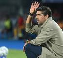 Abel Ferreira critica dimensões do gramado após empate do Palmeiras