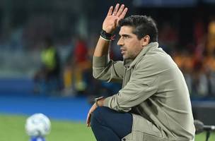 "Nunca vi isso na minha vida", diz Abel sobre Cerro Porteno diminuir campo (Foto: Daniel Duarte/AFP)