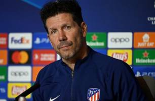 Gesto de Simeone esquenta confronto entre Atlético e Barcelona