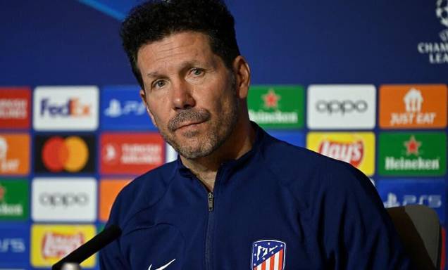 Gesto de Simeone esquenta confronto entre Atlético e Barcelona