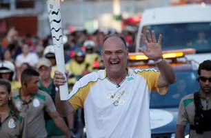 Flamengo homenageia Oscar ao aposentar camisa 14