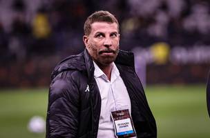 Pedrinho, presidente do Vasco, na Neo Quimica Arena (Foto: AGIF)