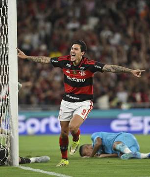Pedro iguala Gabigol como artilheiro do Flamengo no século