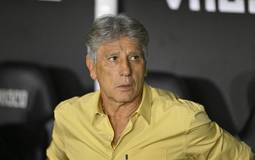 Sem Renato Gaúcho, Vasco estreia na Sul-Americana com time misto