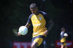 Robert Arboleda durante treinamento no Sao Paulo (Foto: Erico Leonan / Sao Paulo FC)