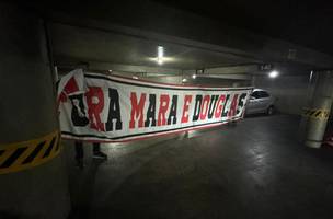 Torcedores protestaram no Morumbis. (Foto: Ulisses Lopresti)