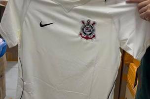 Vaza foto da nova camisa I do Corinthians para o restante da temporada. (Foto: Reproducao)