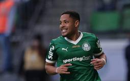 Vitor Roque passará por cirurgia após lesão no tornozelo