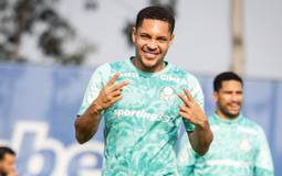 Vitor Roque se aproxima de retorno em partida pelo Palmeiras
