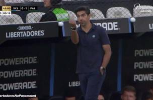 Abel Ferreira fez gesto obsceno em Sporting Cristal x Palmeiras (Foto: Reproducao)