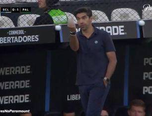 Conmebol abre processo contra Abel Ferreira por gesto obsceno