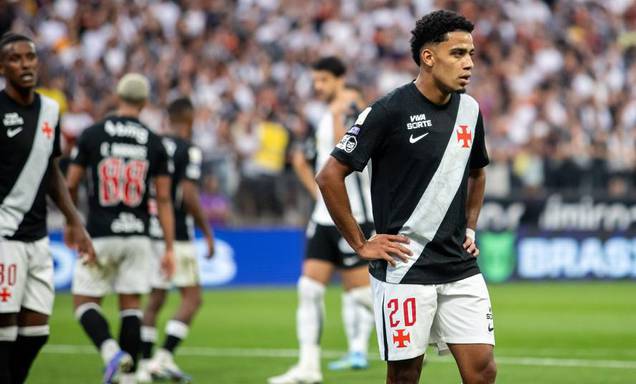 Renato Gaúcho sai em defesa de Brenner durante fase difícil no Vasco