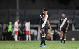 Após fracassos no mercado, Vasco volta a buscar reforços