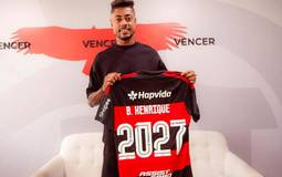 Flamengo renova com Bruno Henrique até 2027