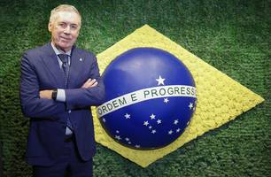 Carlo Ancelotti seguirá à frente do Brasil por mais quatro anos