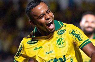 Carlos Eduardo comemora gol contra o Corinthians (Foto: JP Pinheiro/Agencia Mirassol)